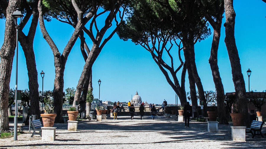 Vista su San Pietro dal Giardino degli Aranci