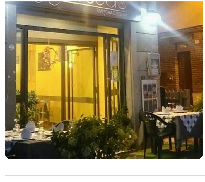 Ingresso serale di Ovosodo Trattoria Pinseria